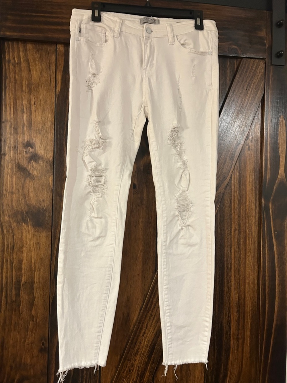 Distressed White Women's Skinny Jeans